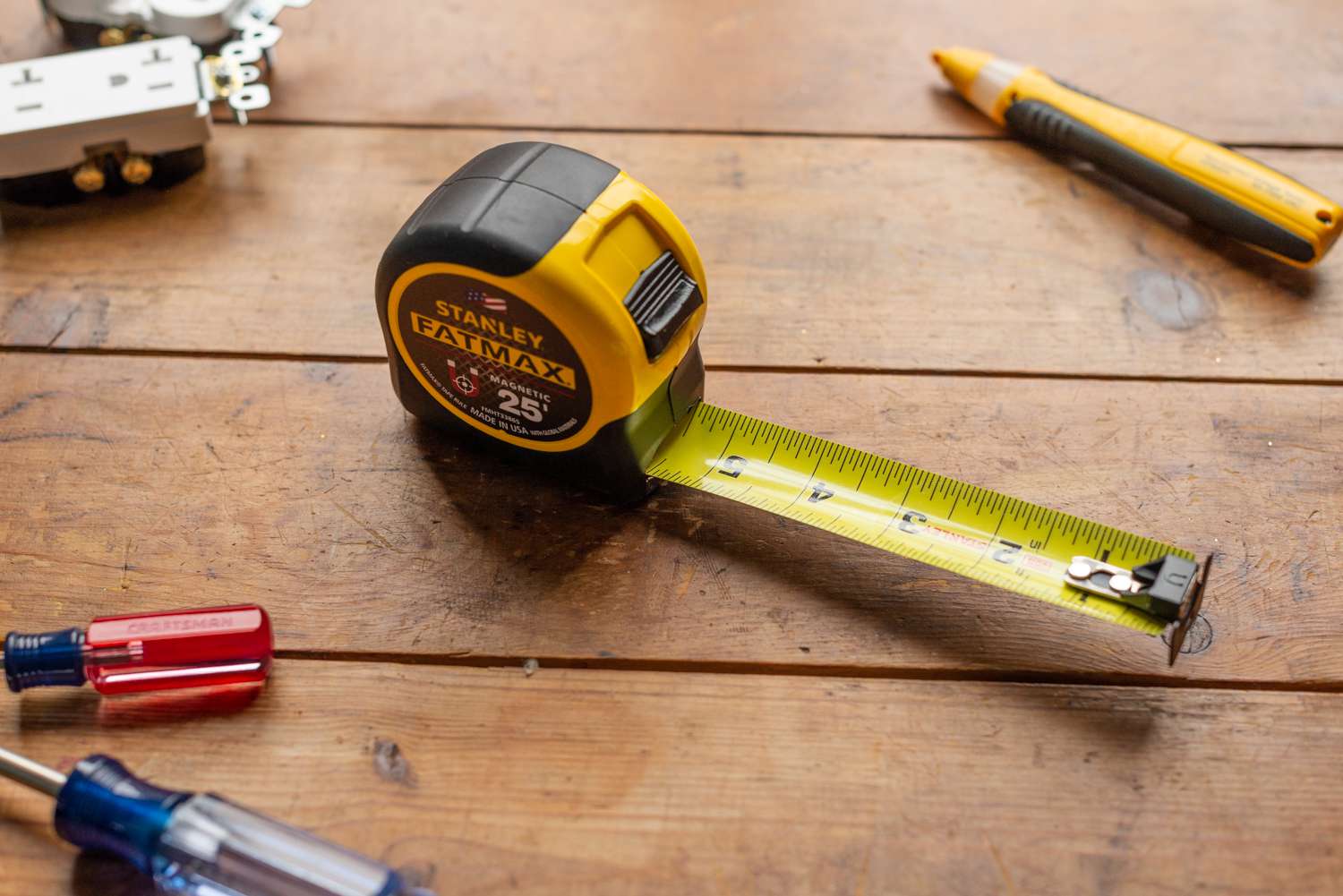 5 Essential Tools Every Beginner Carpenter Needs